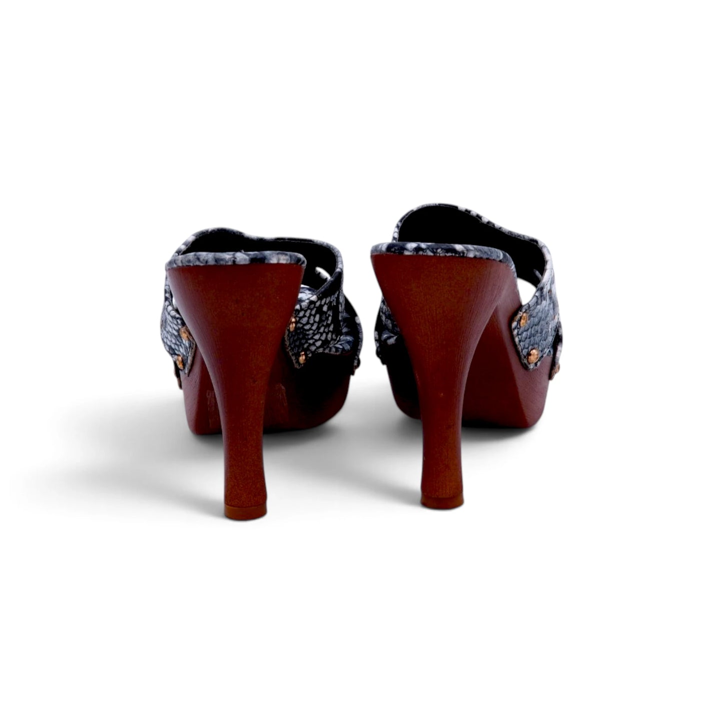 CAPE ROBBIN