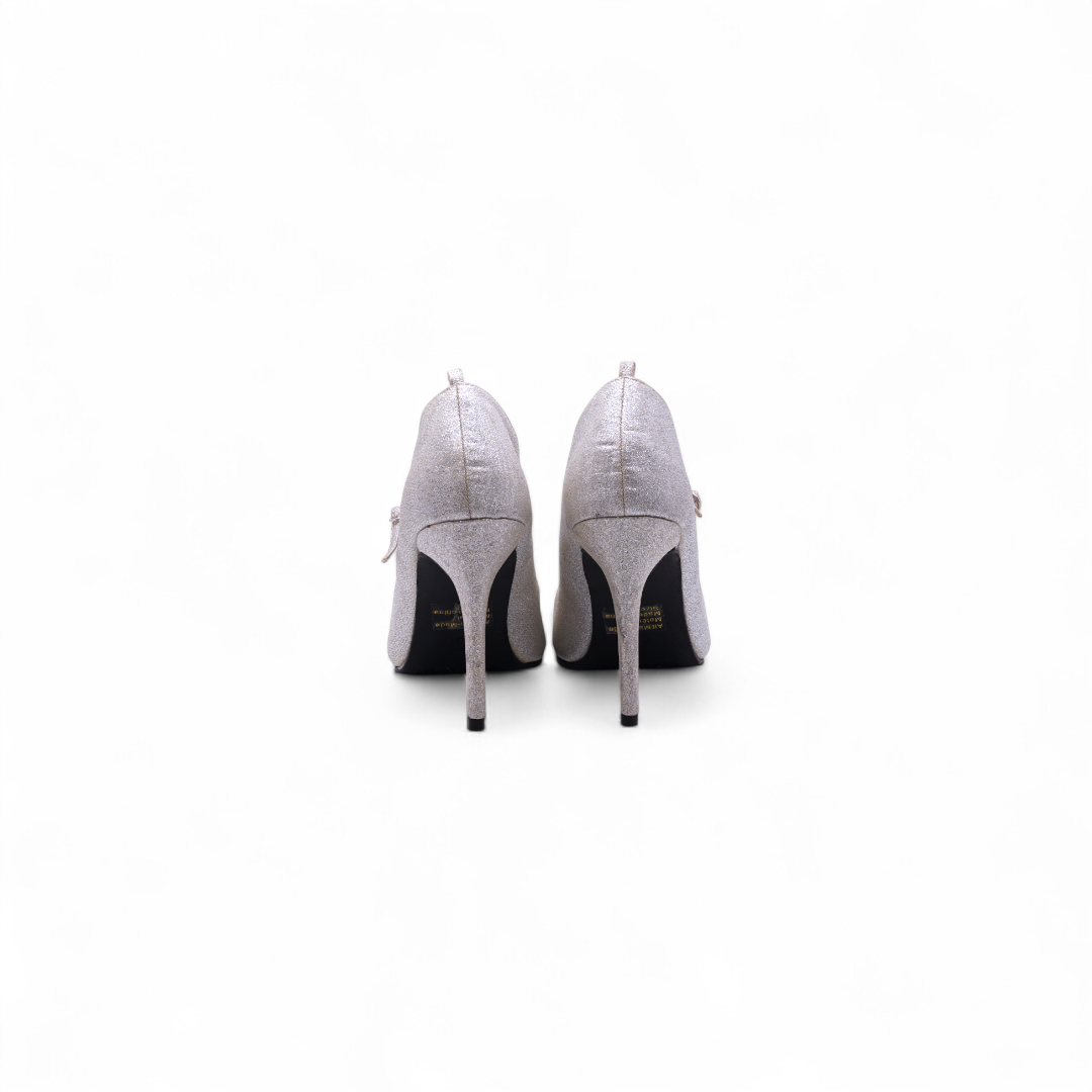 KISS & TELL